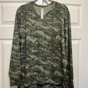Camo top